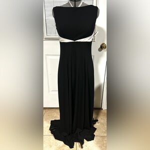 Rivar’s formal black and white gown.